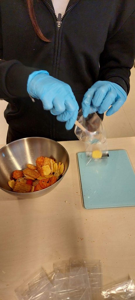Nootjes inpakken Dag van de Techniek